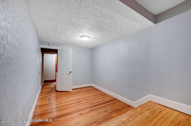 Building Photo - 1326 Winton St