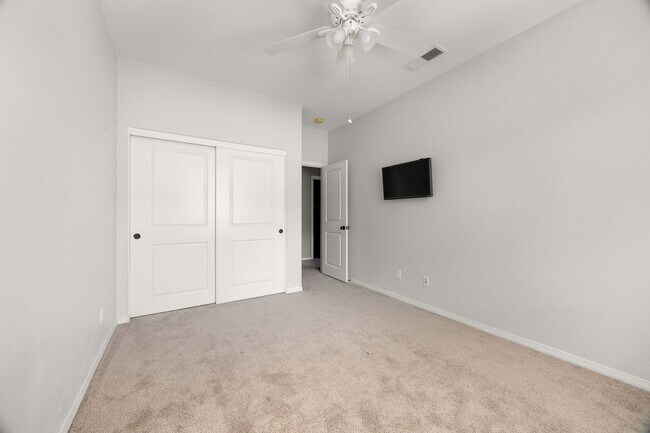 Building Photo - 2221 Capistrano Way