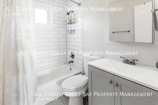 Building Photo - 921 Church St