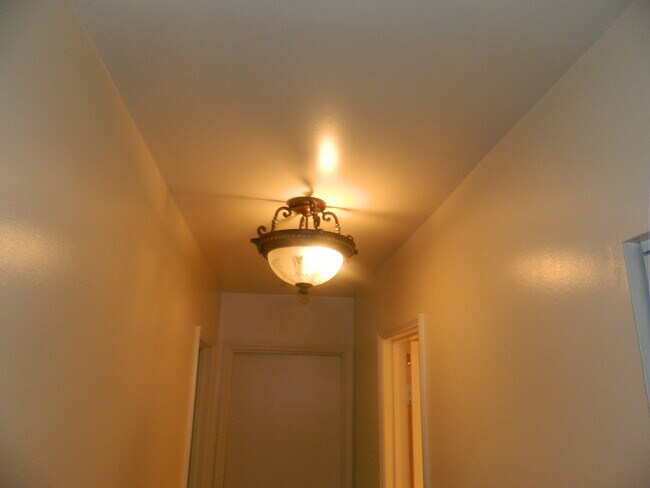 Building Photo - 422 N Armistead St