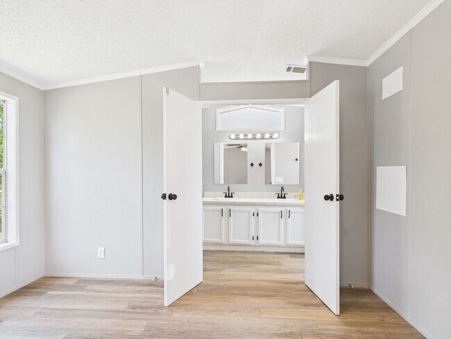 Building Photo - 12418 N Lake Houston Pkwy