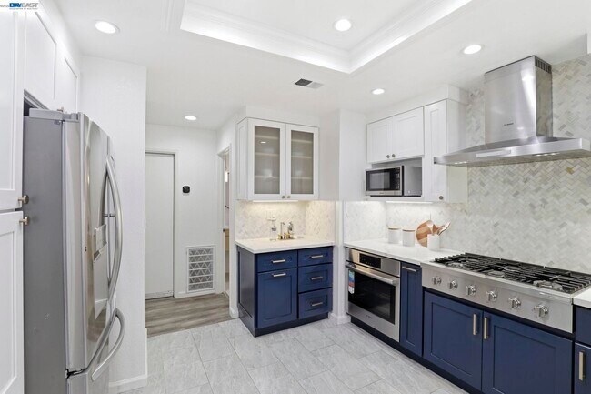 Building Photo - 4773 Ridgewood Dr