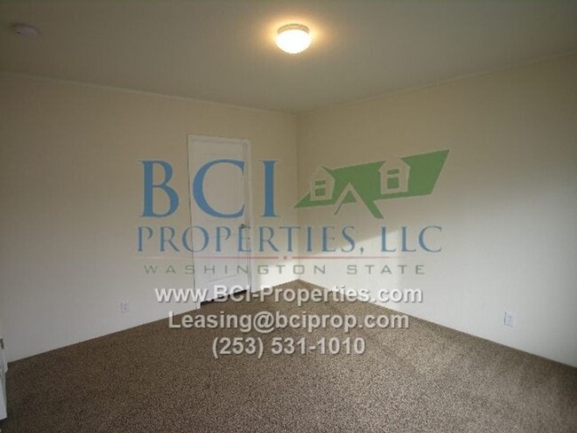 Building Photo - Welcome Home to Evergreen Place Condominiu...