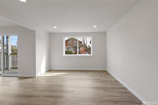 Building Photo - 3302 McKinley Ave