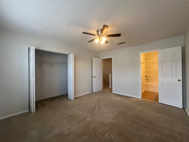Building Photo - 1407 Pleasant Ridge Rd