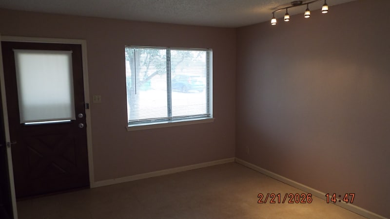 Building Photo - 8230 Glen Mont Dr