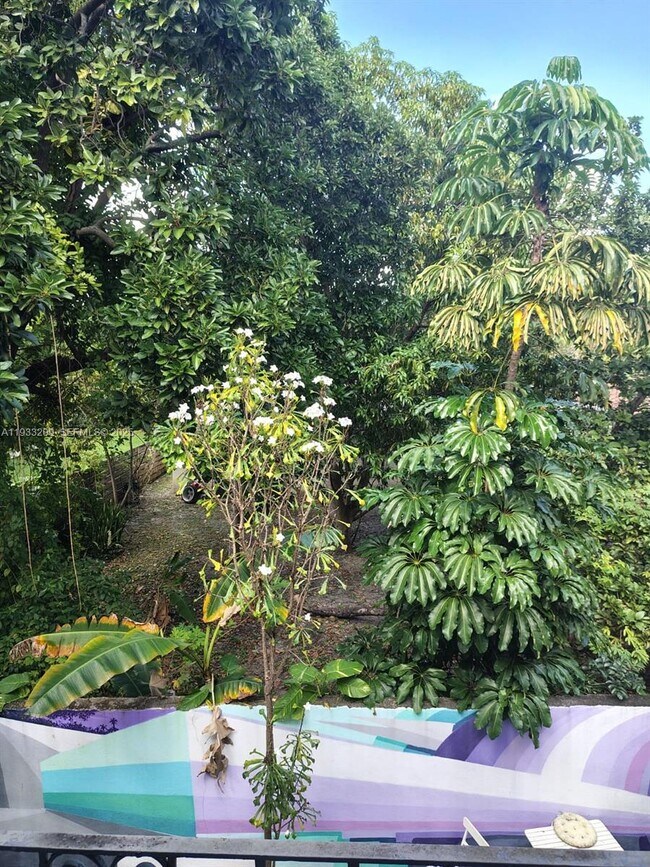 Building Photo - 521 NE 62nd St