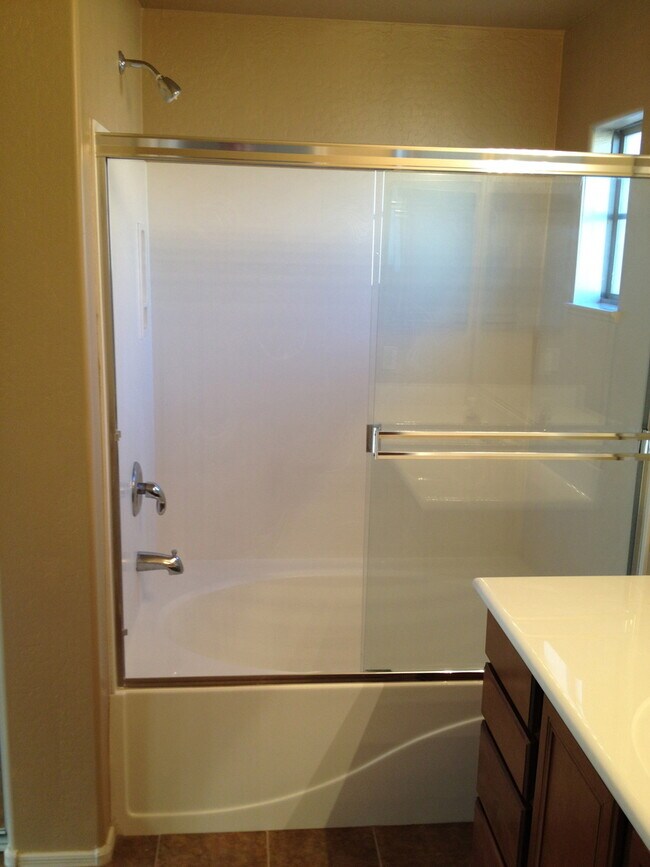 Building Photo - 3 Bed/2.5 Bath Great Gilbert Location