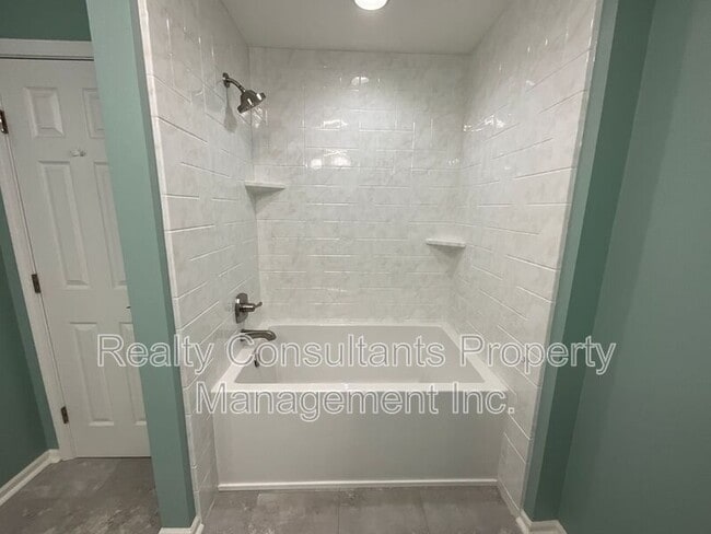 Building Photo - 27 Cherine Way