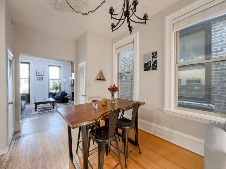 Building Photo - 2136 N Clifton Ave