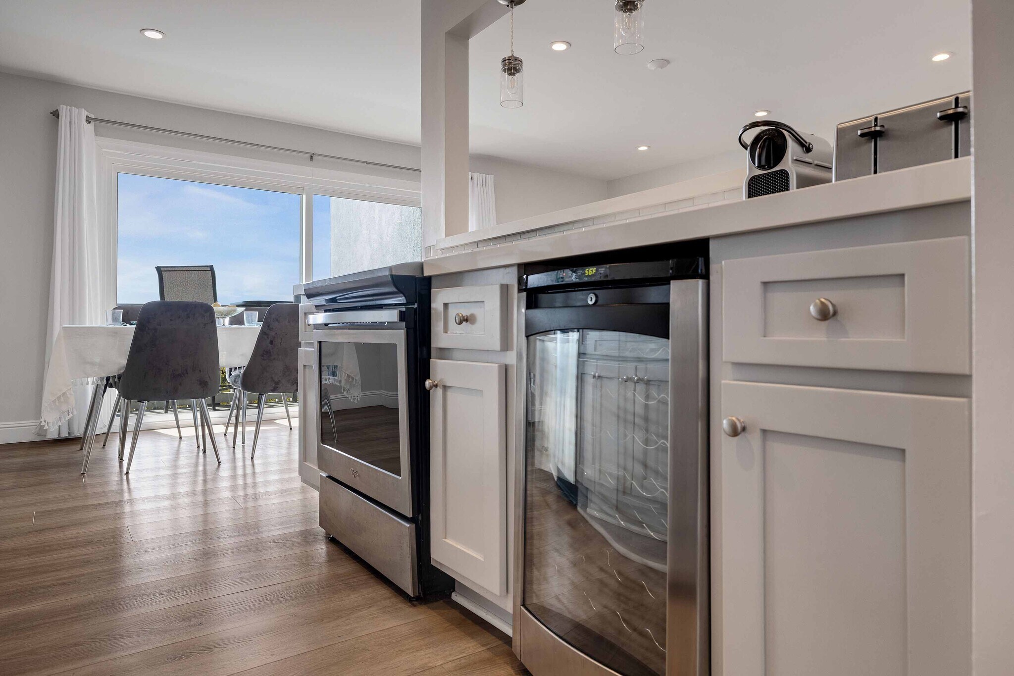 Building Photo - 650 The Village