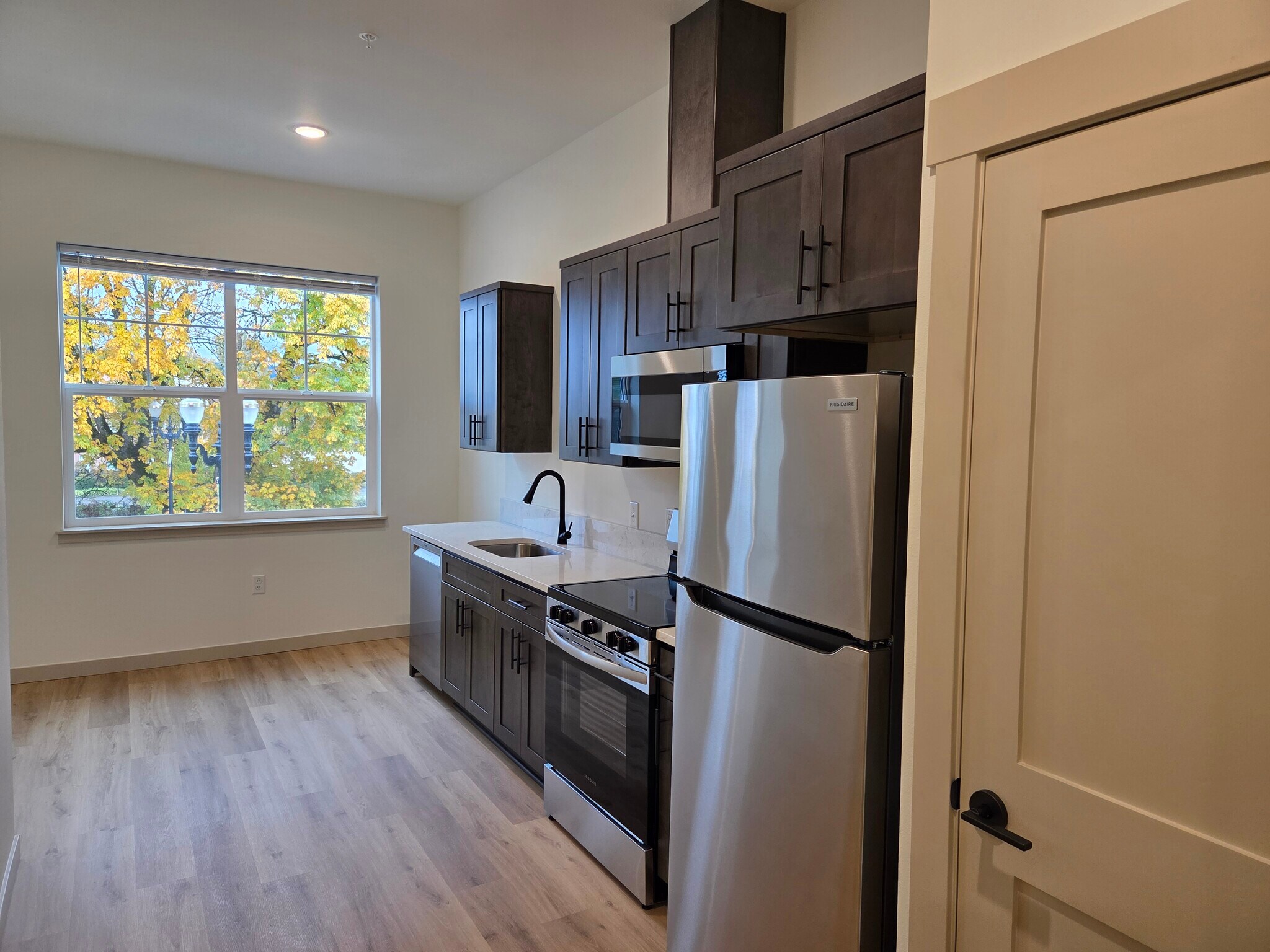 Building Photo - 478 S Main St