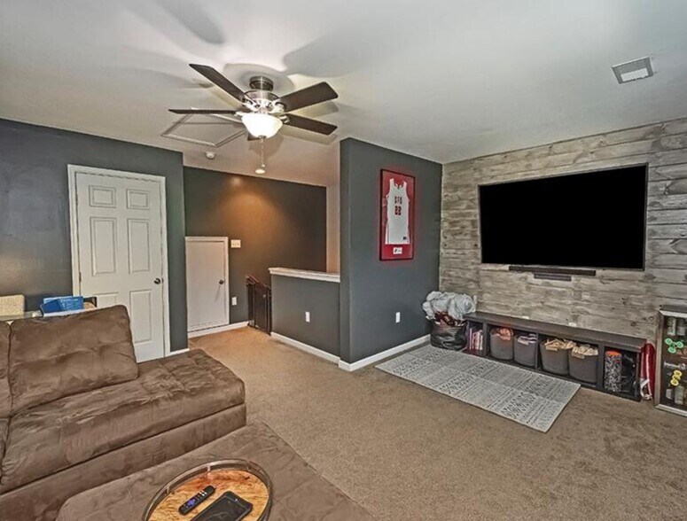 Building Photo - 307 Wealdstone Rd