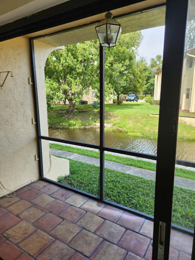 Building Photo - 2050 Oleander Blvd