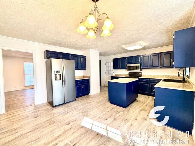 Building Photo - 4 Bed, 2.5 Bath - MINUTES FROM FORT LIBERT...