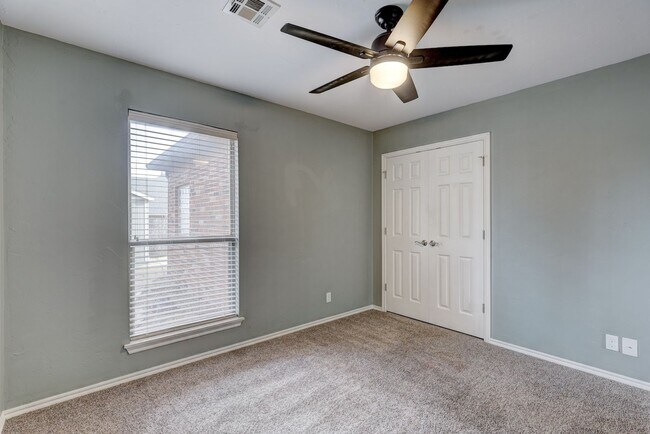 Building Photo - 4 Bedroom South Edmond Home For Rent