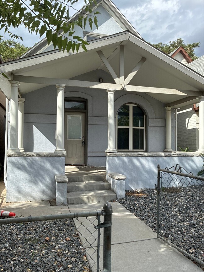 Building Photo - 1509 E 36th Ave