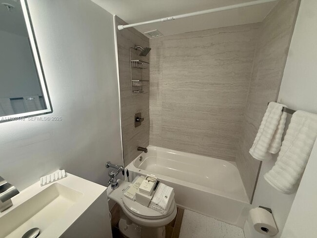 Building Photo - 1500 Bay Rd