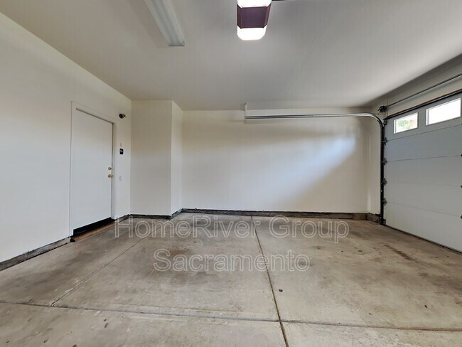 Building Photo - 5322 Bellegrove Way