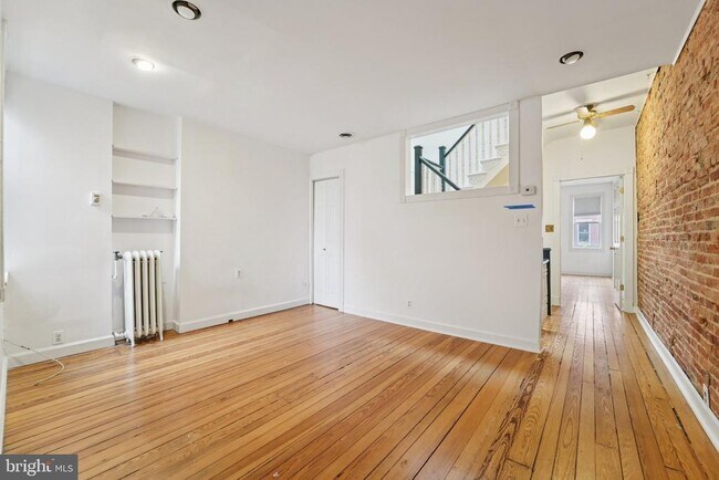 Building Photo - 2206 E Baltimore St