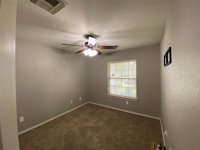 Building Photo - 6323 Bennington Springs Dr