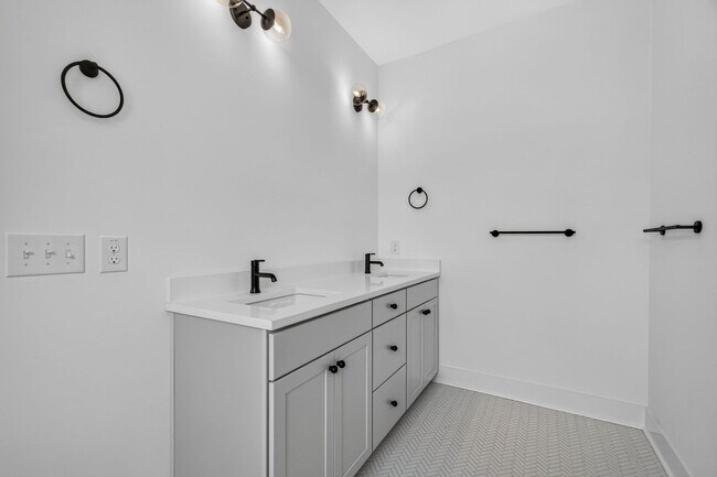 Building Photo - Modern Comfort in the Heart of Johns Island