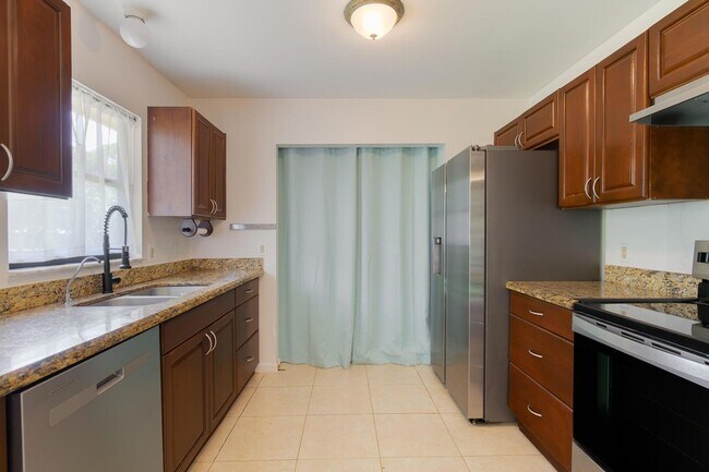 Building Photo - 11735 150th Ct N
