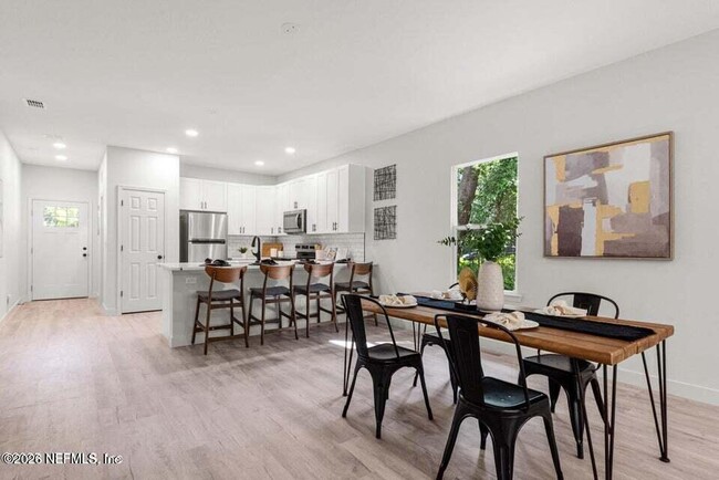 Building Photo - 6020 Bartram Rd