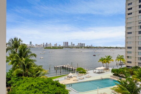 Building Photo - 1100 West Ave