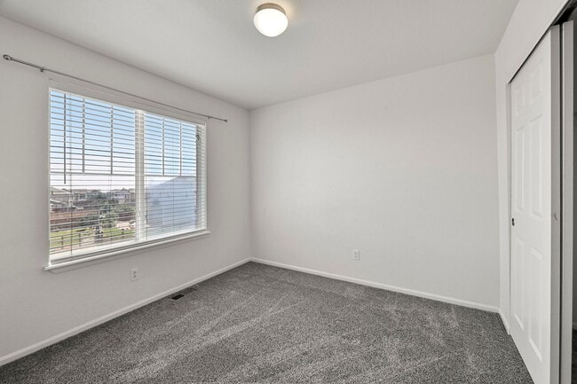 Building Photo - 11850 Kalmath Way