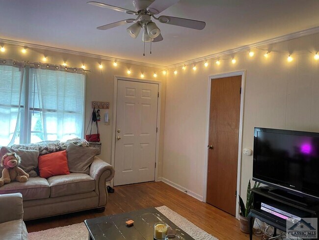 Building Photo - 20 Milledge Ct