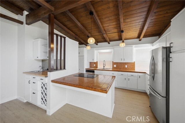 Building Photo - 210 Avenida Calafia