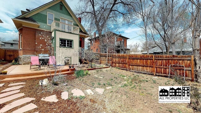 Building Photo - 3286 Meade St