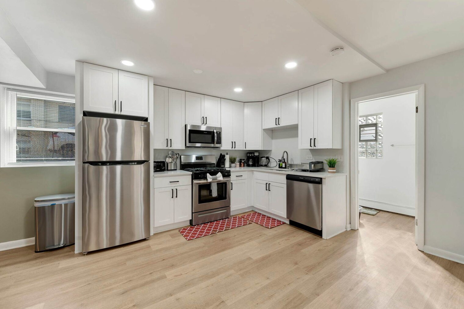 Building Photo - 1016 E Division St