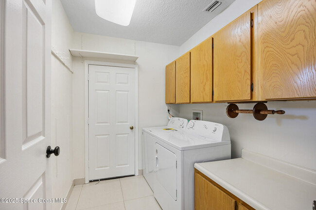 Building Photo - 382 Chester Dr