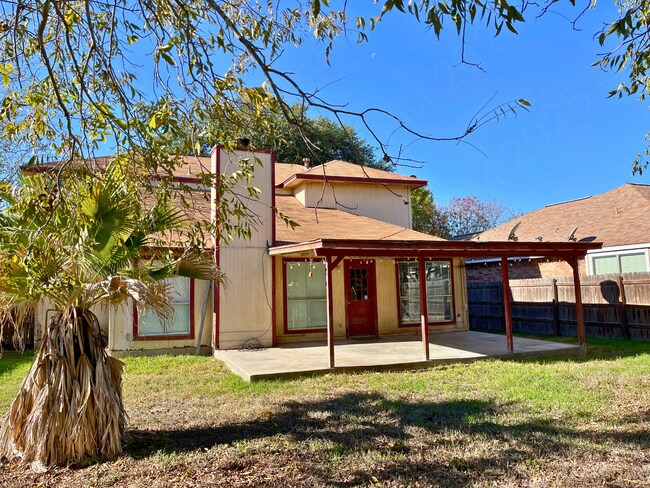 Building Photo - Move-In Special. ½ off the first full month's rent with a 12-month lease.