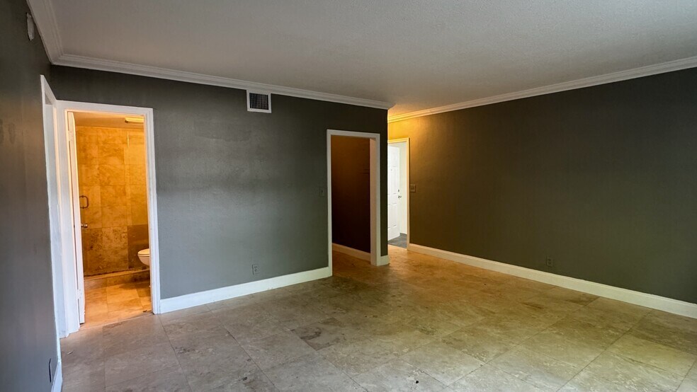 Building Photo - 1429 SW 9th St