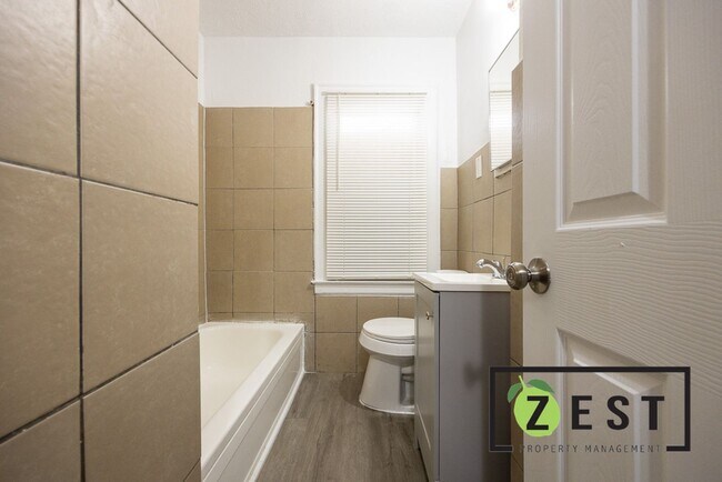 Building Photo - OPEN HOUSE- 12/23! 4PM-4:30PM! Beautiful 3 BED 1 BATH!