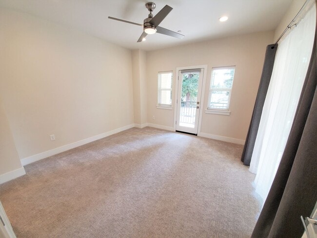 Building Photo - Contemporary Greenhaven Home with Private Backyard & Smart Features