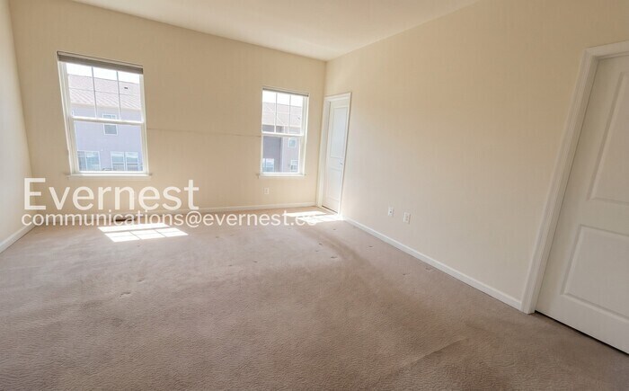 Building Photo - 1809 Noyack Ln