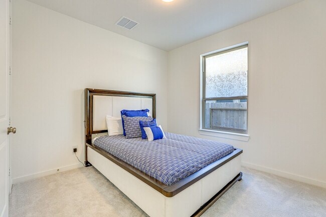 Building Photo - 27118 Berry Bright Dr