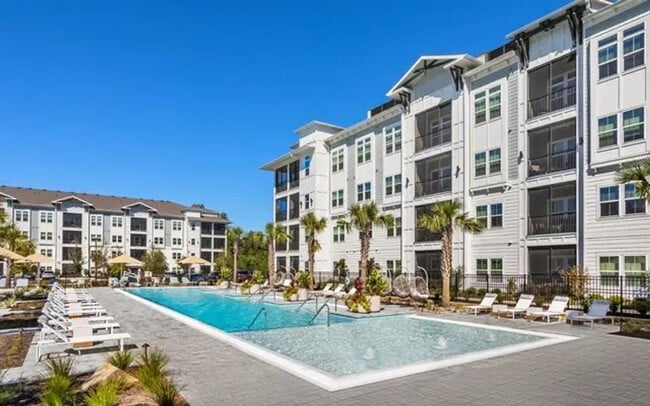 Building Photo - 3000 Cypress Lk Rd