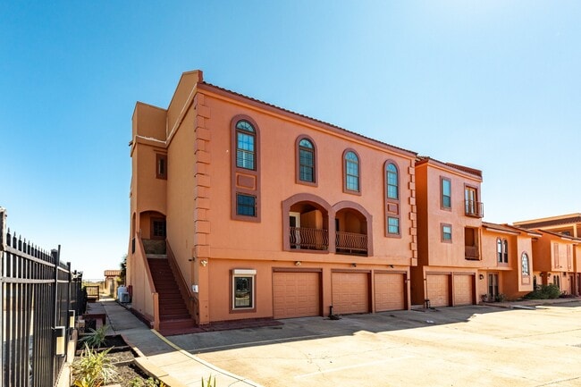 Building Photo - 411 Sailfish