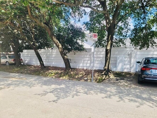 Building Photo - 5908 Kiam St