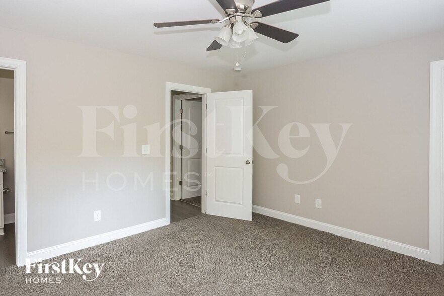 Building Photo - 337 Pecan Ct SW