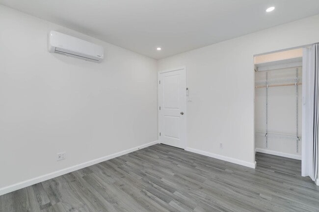 Building Photo - 1669 N Hollywood Way