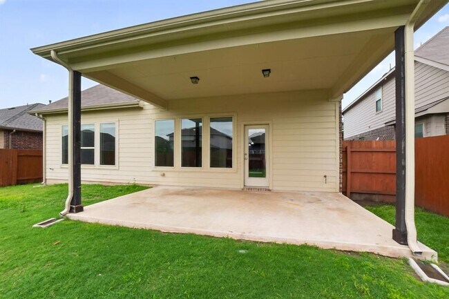Building Photo - 348 Vista Gardens Dr