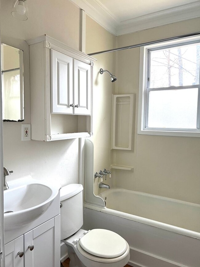 Building Photo - Enka Village Home for rent. 2 bedroom/1 ba...