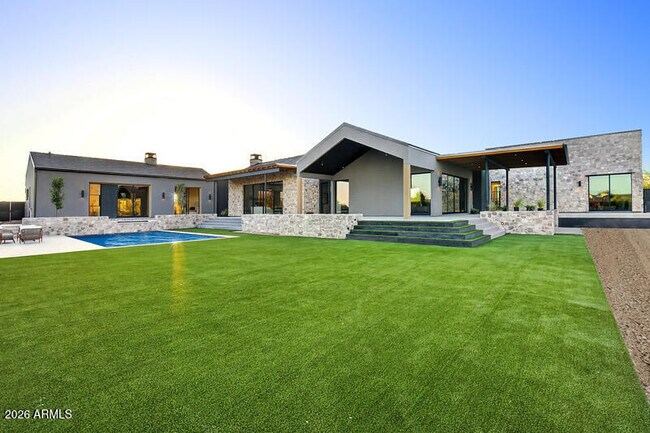 Building Photo - 9067 E Rimrock Dr