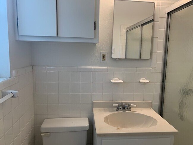Building Photo - Spacious 3 Bedroom, 2 Full Bath Home Located in SW Ft. Worth!